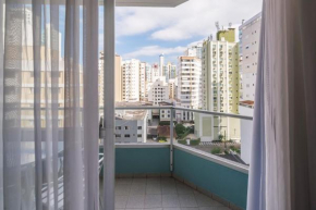 Apto com varanda 400m do mar B Camboriú RFT505
